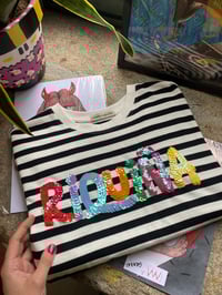 Image 1 of Camiseta bordada a man. RIQUIÑA RAIAS. Varias tallas