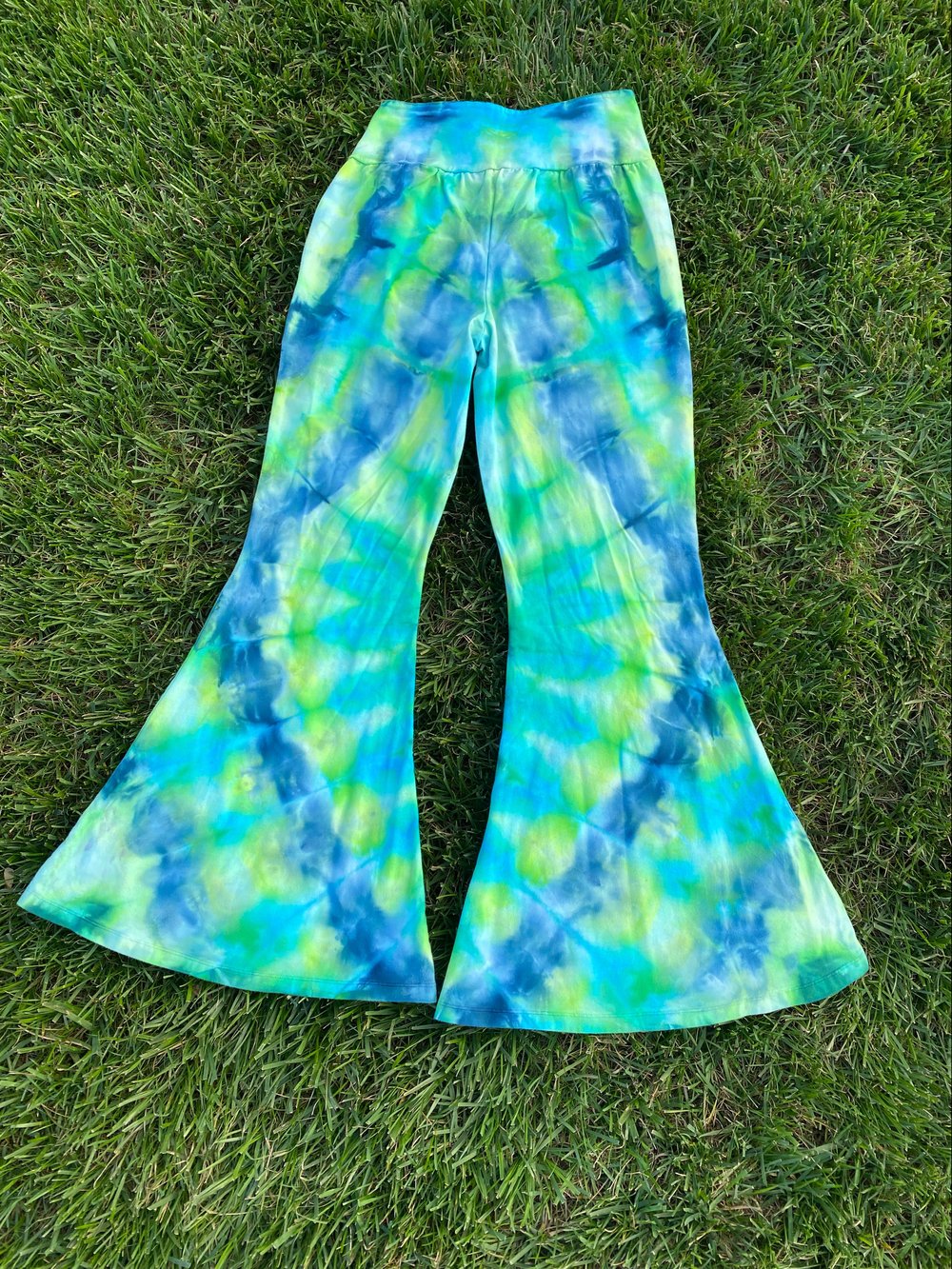 Image of (XL/2XL) Between the Leaves Yoga Pants