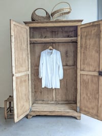 Image 4 of L'armoire parisienne bois brut 
