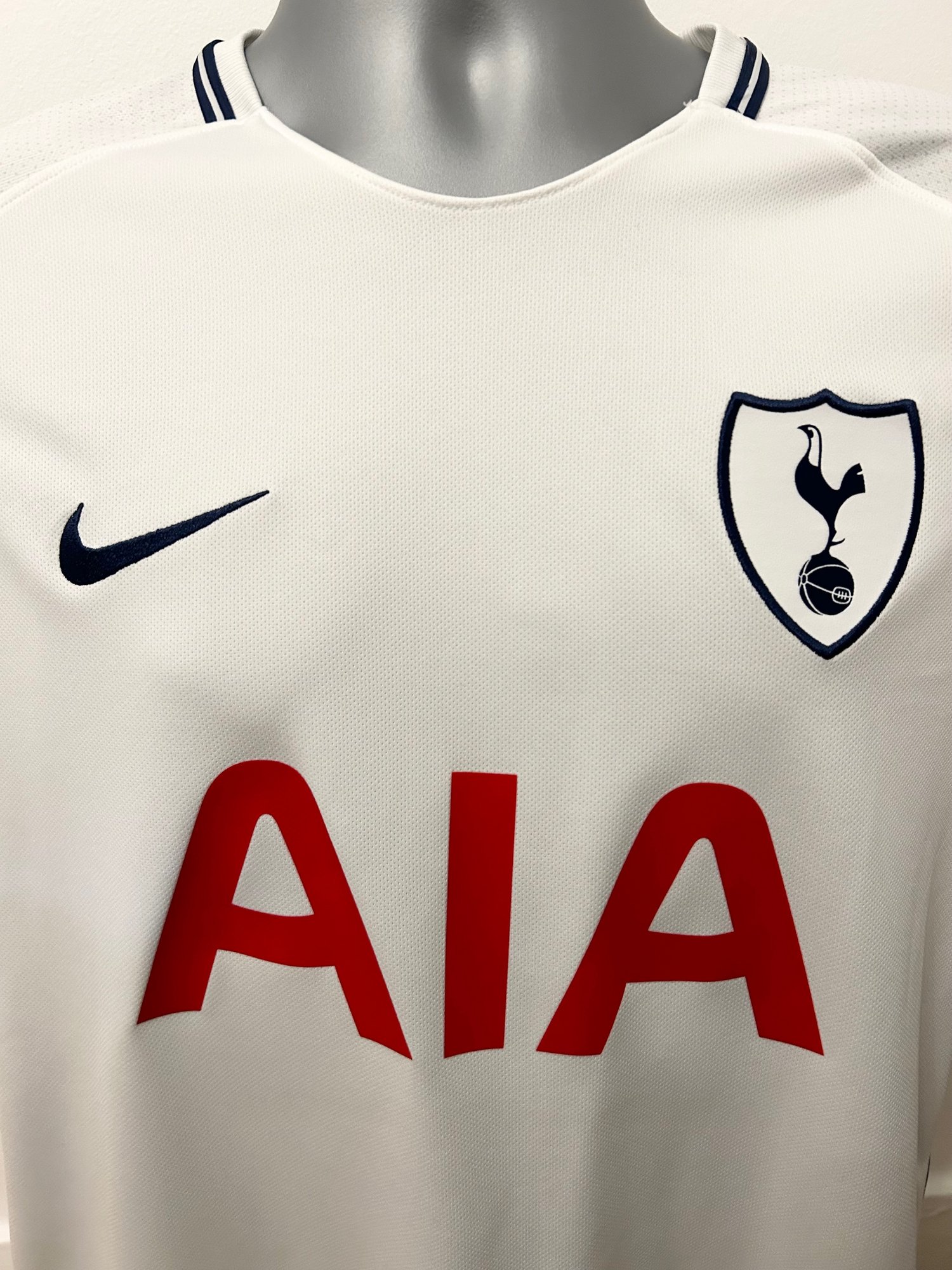 Image of Tottenham Hotspur “KANE 10” 2017/18 Home Shirt + PL patches, L