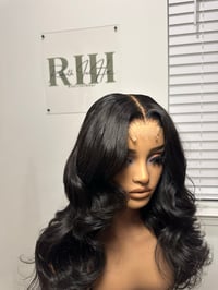 Image 4 of The Confidence Girl