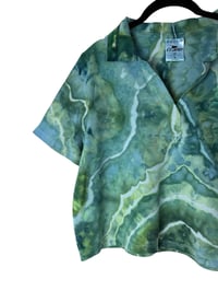 Image 7 of ♻️ UPCYCLED L Ladies Pickleball Crop Polo in Verdant Geode Ice Dye