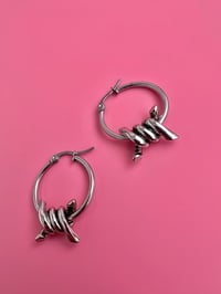 Image 2 of MINI BASIC BARBED WIRE HOOPS 