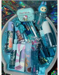 Image 3 of Blue Lovers Beauty Suitcase