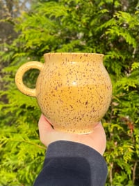 Image 4 of Fat Belly Face Mug (Yellow)