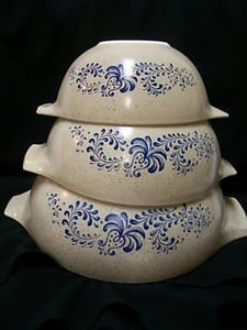 Image of Set of 3 Pyrex Cinderella Mixing bowls in the Homestead Pattern