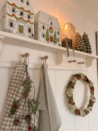 Image 3 of Felt Foliage & berry wreath