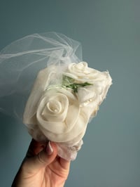 Image 11 of 1960s Flower Net Veil