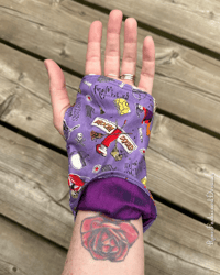 Image 20 of M-T-O Silk Lined Gloves Spooky Prints (Style Slouch Mini)