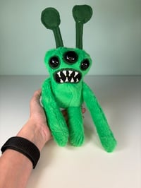 Image 3 of Medium Weighted Mean Alien