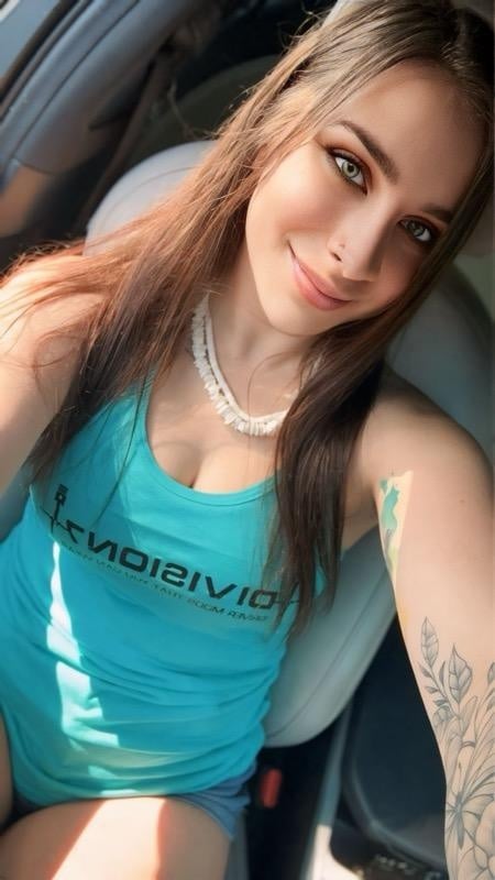 Image of D7 women's razorback tank top