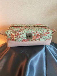 Image 3 of Boxy Zipper Pouch / Dopp Bag