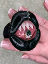 PHONE GRIP - Deep Green Lips With All Fangs And Green Rose Rhinestone