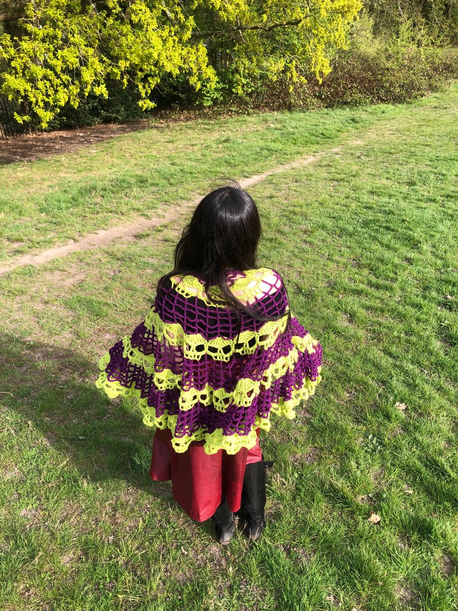 Image of Spiderweb Skull Shawl