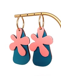 Image 23 of Boucles d'oreilles "Nerina" en cuir upcyclé 