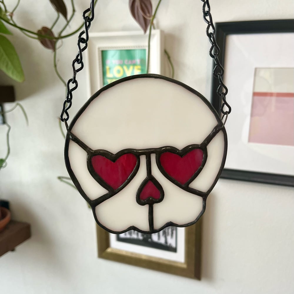 Image of Heart Eyes Skull