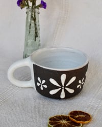 Image 2 of 'Flores del Cielo' Mug