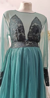 Image 3 of photography dress Adelle - size M - emerald - photo props