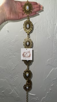 White stone chain belt