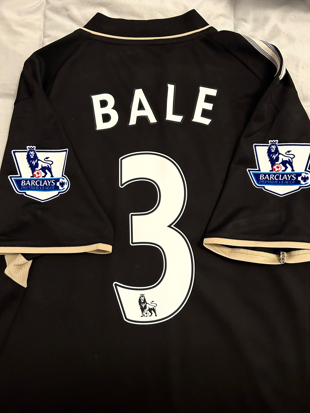 Image of Tottenham Hotspur “BALE 3” 2008/09 Third Shirt + PL patches (XL)