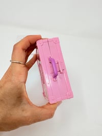 Image 5 of Ensemble bracelet et Polly Pocket La Valise Paris