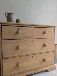 Image 3 of LA COMMODE ANGLAISE 