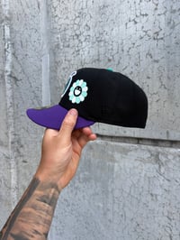 Image 5 of MULTI TONE PURPLE VISOR NEW YORK METS CUSTOM FITTED CAP