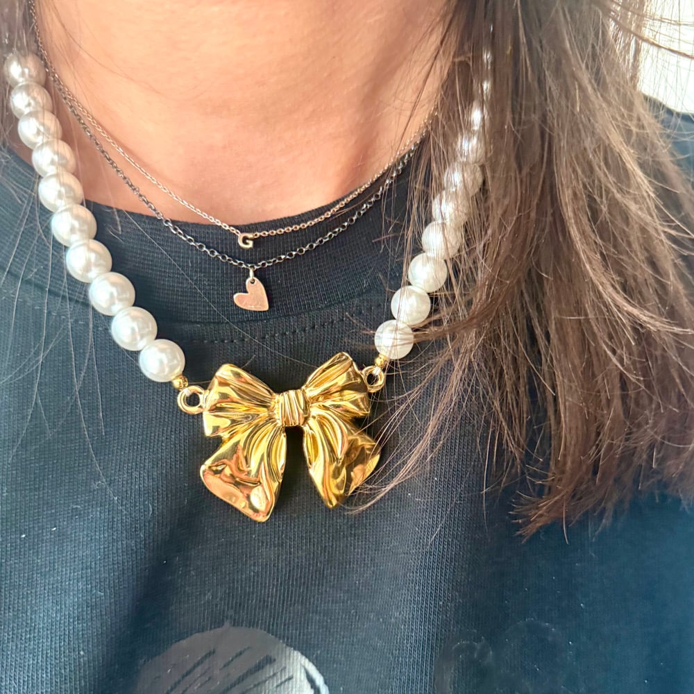 Image of COLLANA PERLE FIOCCO