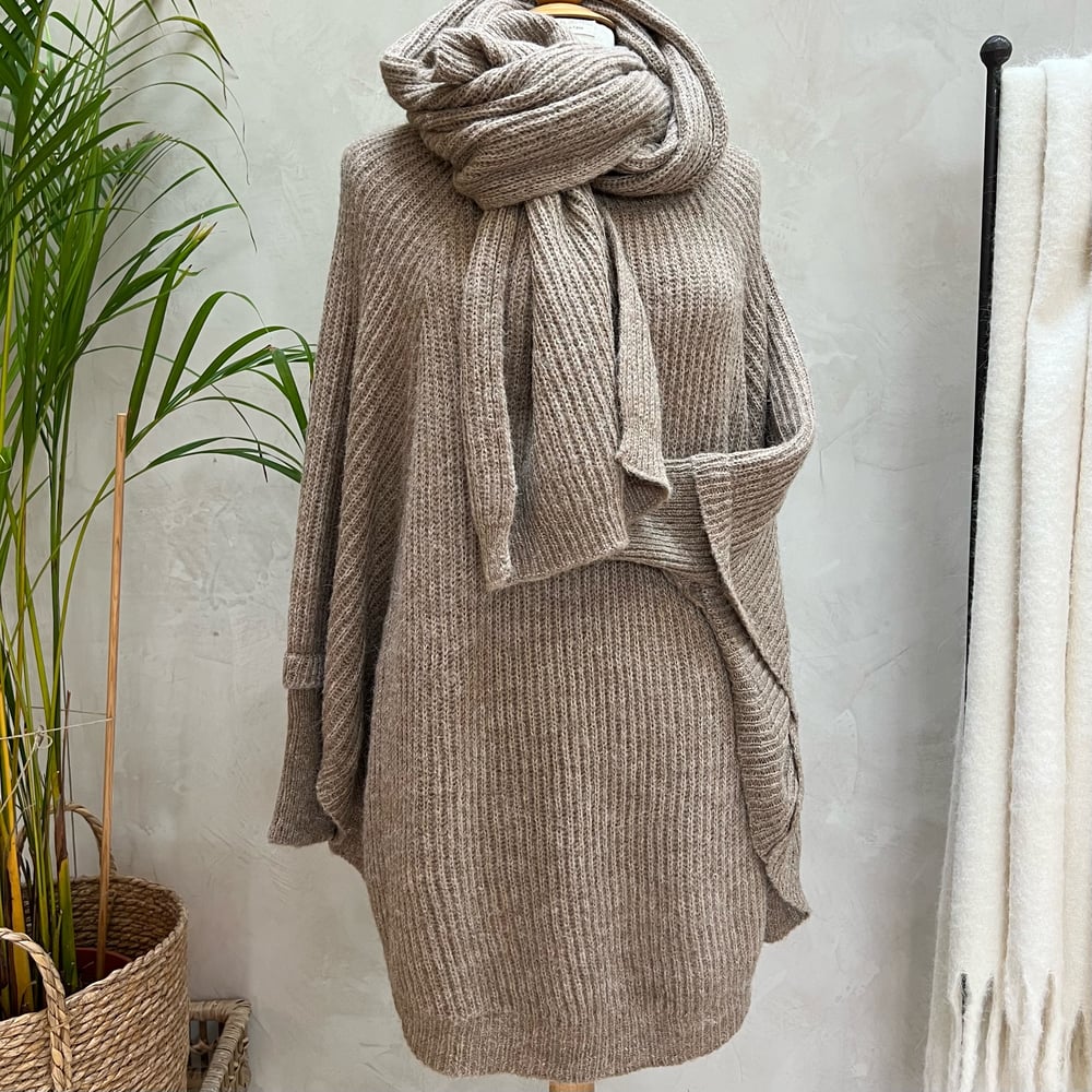 Image of -20 %Echarpe maille taupe 35 / 190cm 25€ au lieu de 32€