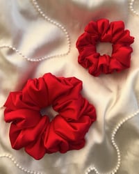Image 7 of SCRUNCHIE STANDARD INTENSE RED/INTENSYWNA CZERWIEŃ