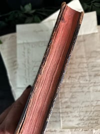 Image 6 of Livre ancien à secret, rare, reliure en cuir avec armoiries royales, XVIII siècle