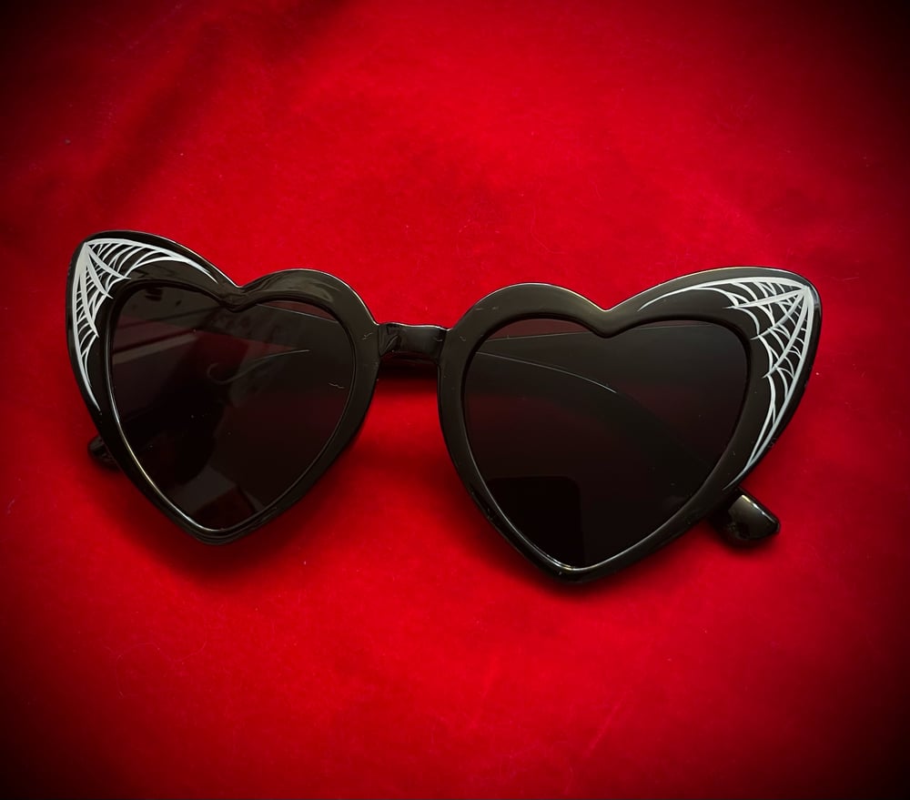 Spiderweb Heart Shaped Sun Glasses