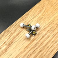 Image 3 of 29mm Dual Bearing Trucks