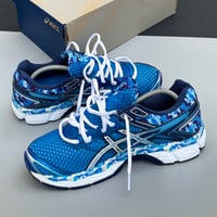 Image 2 of size: us8W uk6 eu39.5 cm25 