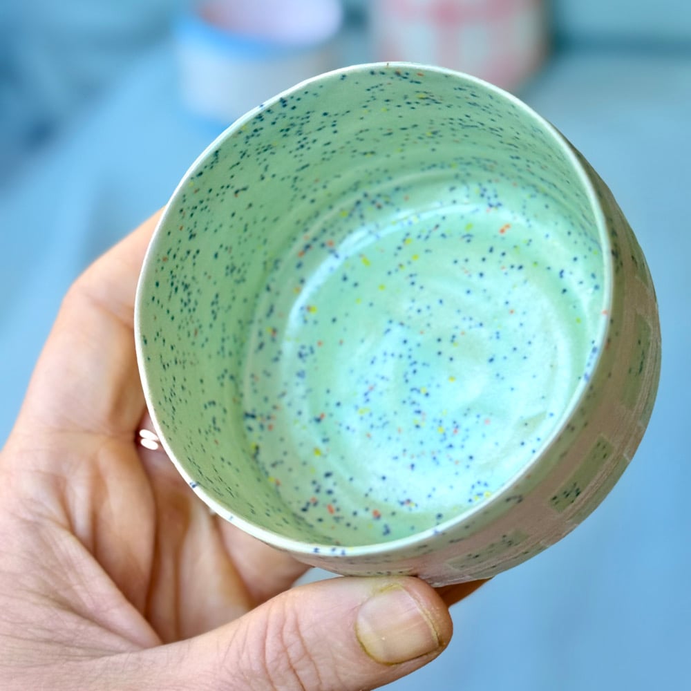 image of mint speck grid cup