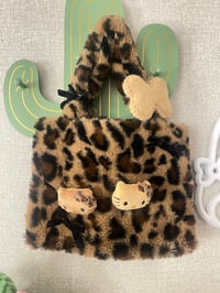 HK LEOPARD HANBAG 