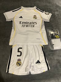 Image 1 of Real Madrid home Bellingham no.5