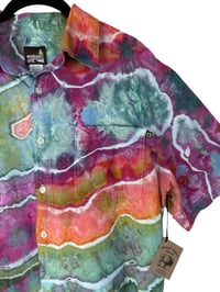 Image 7 of ♻️ UPCYCLED L 100% Linen Men's Shirt in Bright Geode Ice Dye