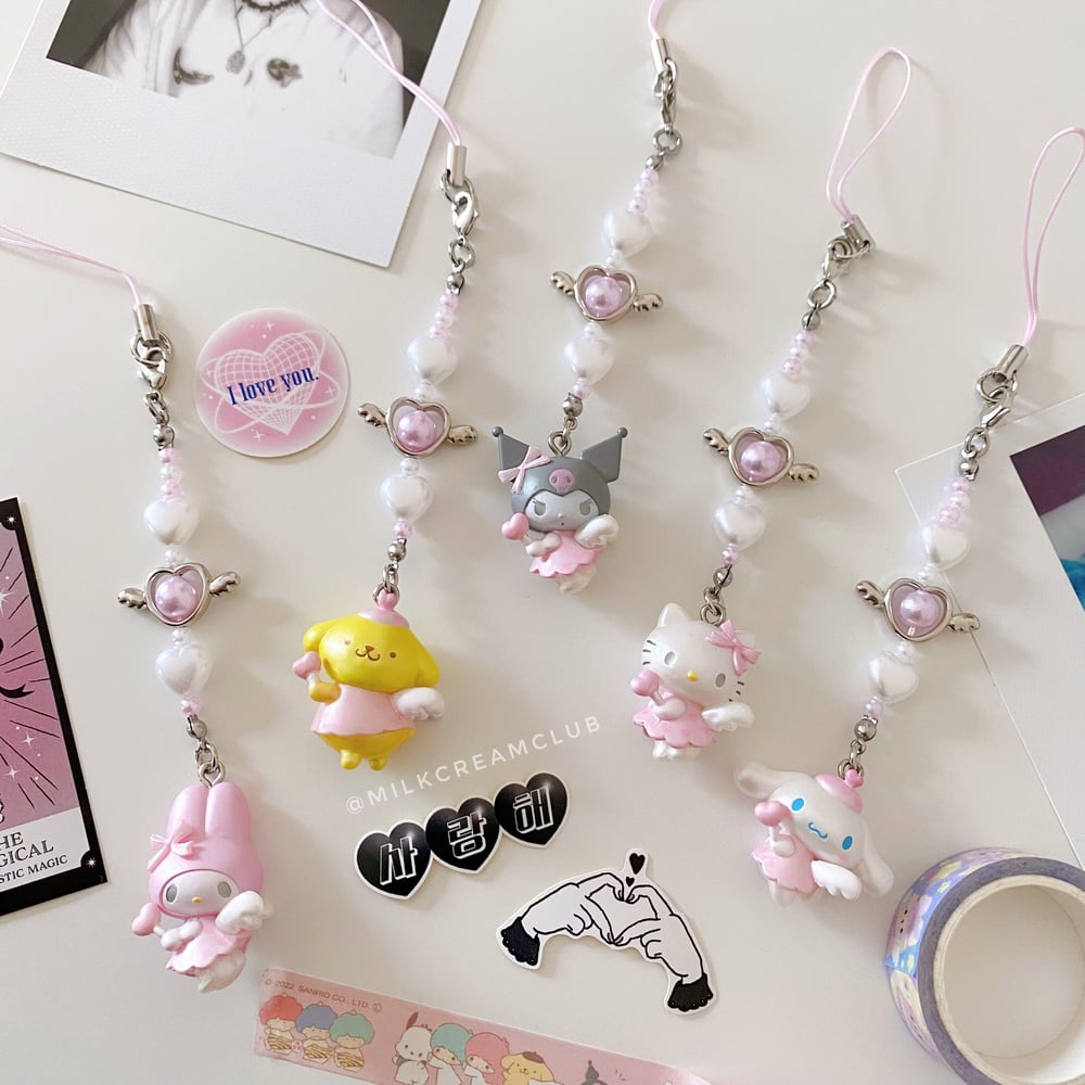 Hello Kitty Smartphone Charm (Dreaming Angel Series)