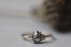 Image of 18ct yellow gold, dark grey hexagonal rose-cut diamond ring (LON208)