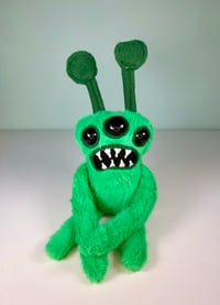 Image 1 of Medium Weighted Mean Alien