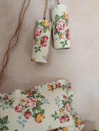 Image 4 of Lampe baladeuse " les roses de Louise "