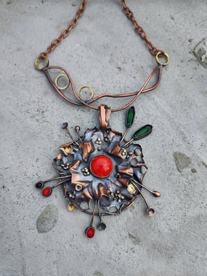 Red flower necklace 