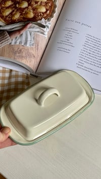 Image 2 of Beurrier en métal émaillé