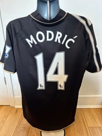 Image 3 of Tottenham Hotspur “MODRIC 14” 2008/09 Third Shirt + PL patches