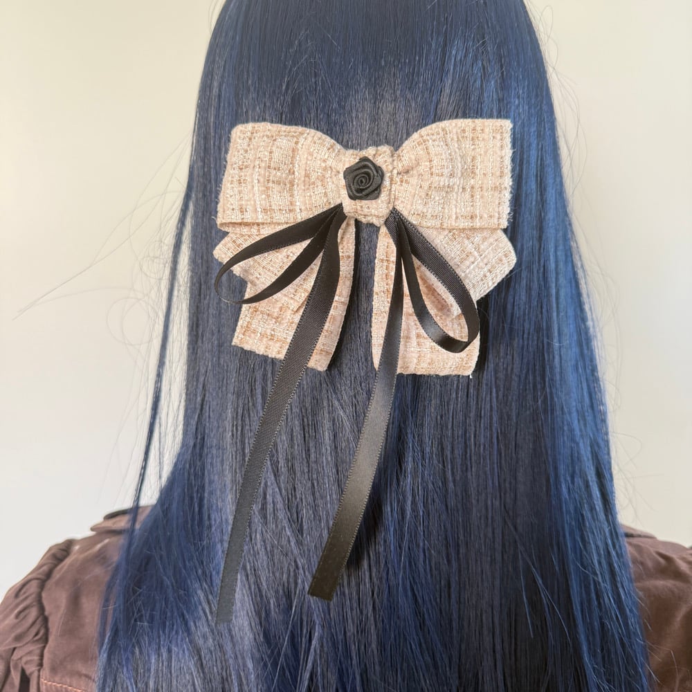 Image of The Heiress Single Clip