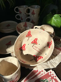 Image 2 of Assiette creuse Treat People with Kindness (pré-commande)