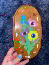 Image 2 of flower plaque