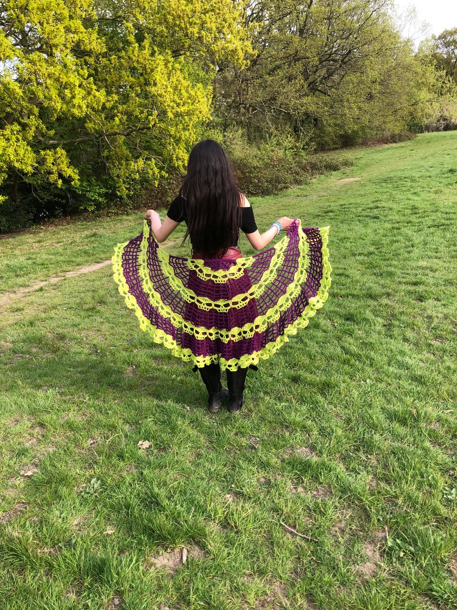 Image of Spiderweb Skull Shawl