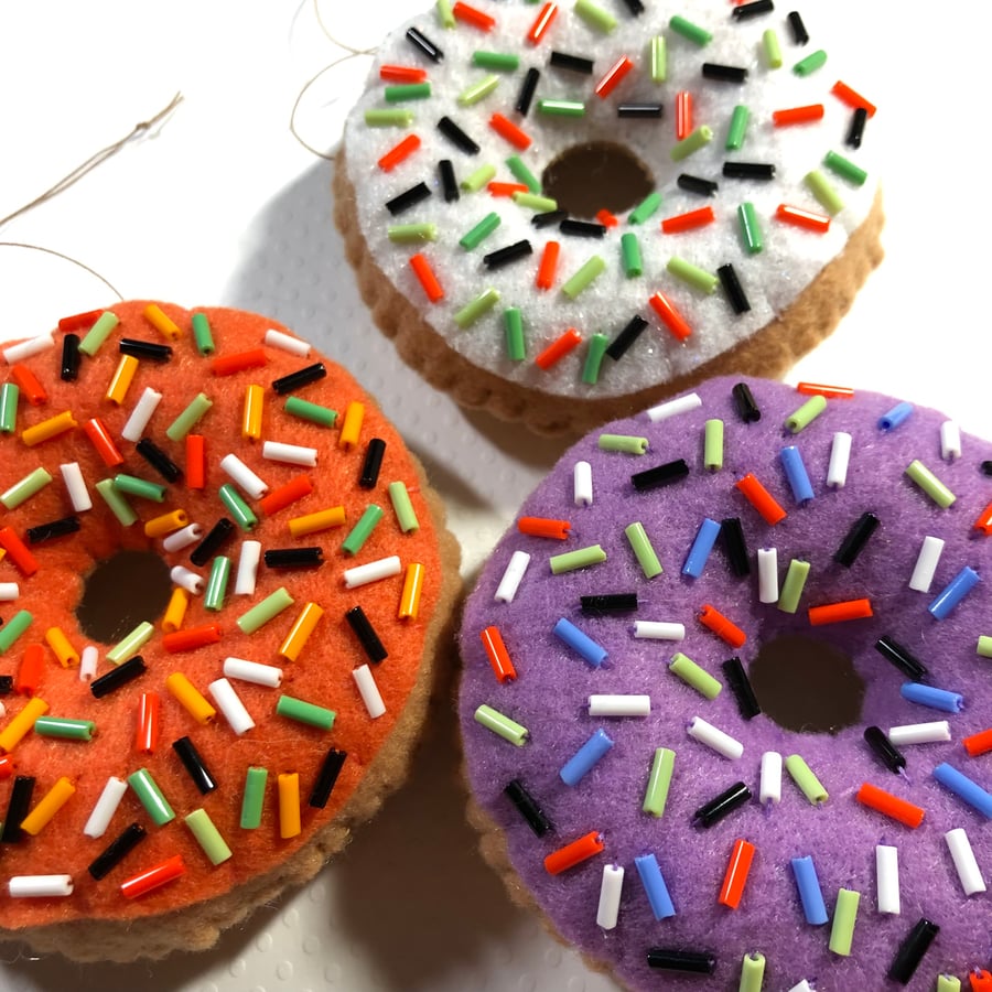 Image of halloween donuts (large)